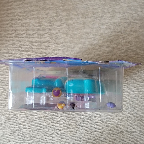 Polly Pocket Otter Aquarium Compact - Picture 4 of 7